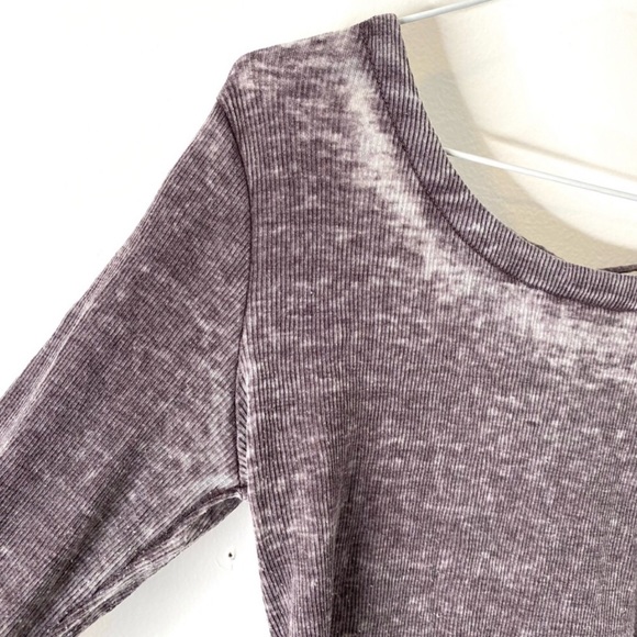 Chaser | Ribbed Long Sleeve Tee Laced Up Back. Shirt Tail Tee. Size Small. - Picture 4 of 14